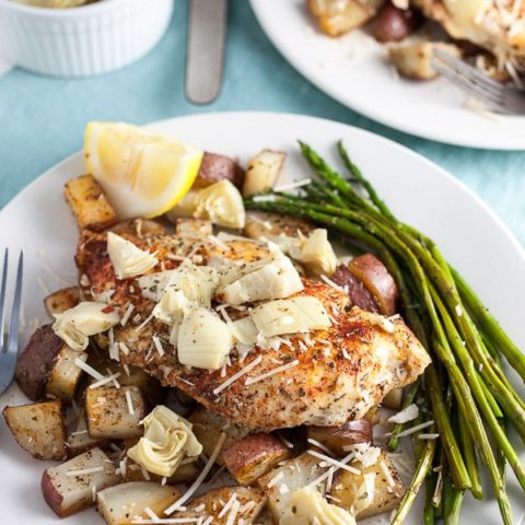 Sheet Pan Meditteranean Chicken and Potatoes 7 - Is there anything better than making an entire meal on one pan? No there is not. I compiled 19 healthy sheet pan chicken recipes that make weeknight meals a breeze!