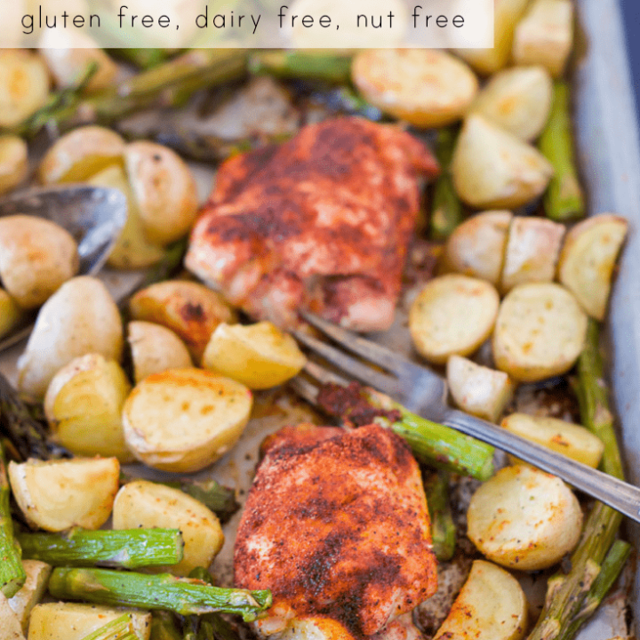 sheet pan chicken NEW short HERO - Is there anything better than making an entire meal on one pan? No there is not. I compiled 19 healthy sheet pan chicken recipes that make weeknight meals a breeze!