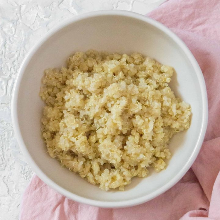 instant pot quinoa 4 - Easy Instant Pot recipes that are simple & delicious! From soups, to main dishes, and even how to make dessert in this pressure cooker. Your family will love all of these easy instant pot recipes!