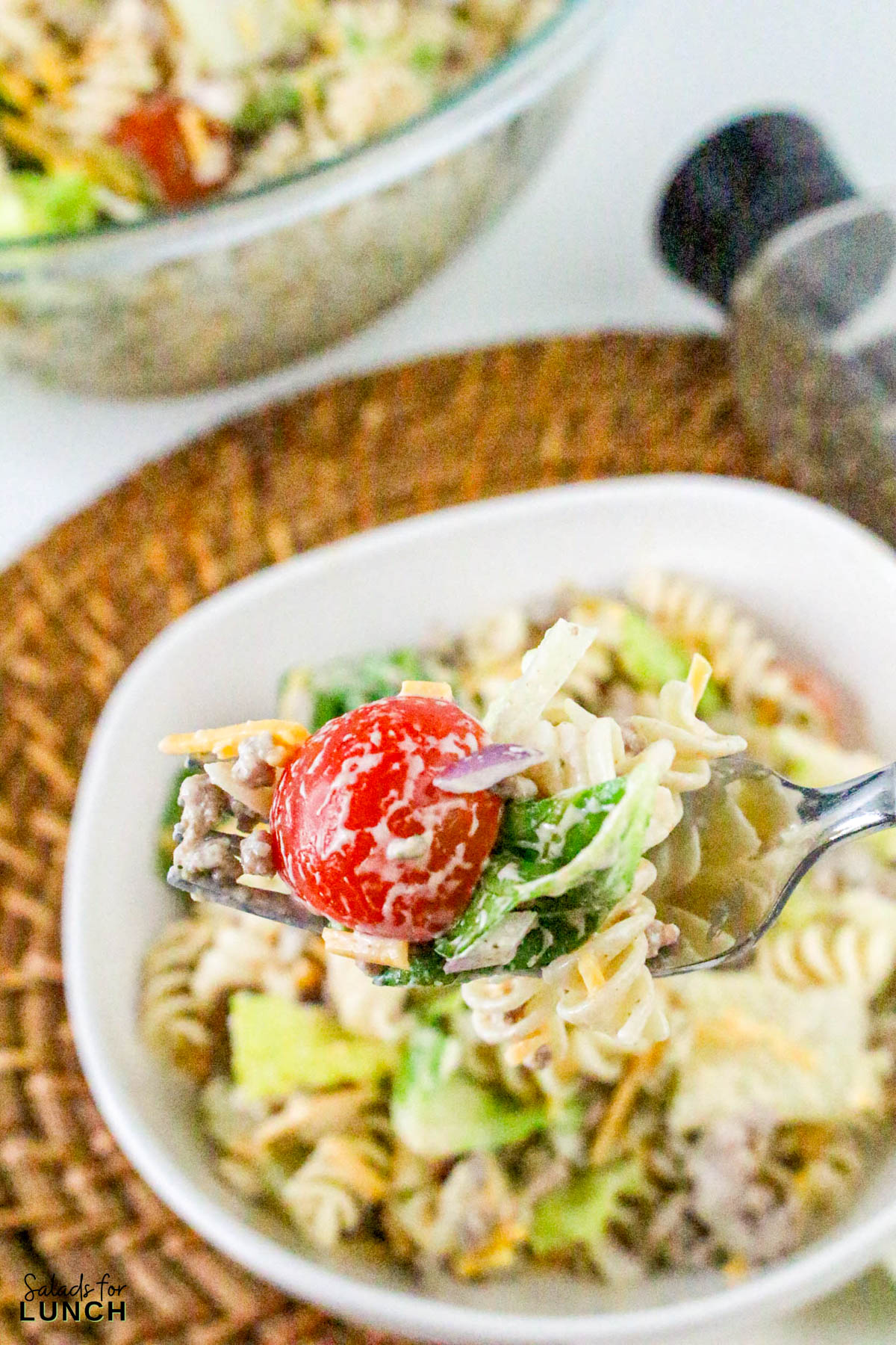 Cheeseburger Pasta Salad - Cheeseburger Pasta Salad Recipe 34 Cheeseburger Pasta Salad Recipe 34 - Move over boring potato salad—there’s a new dish in town and it tastes just like your favorite cheeseburger! This cheeseburger pasta salad is everything you love about a juicy burger all mixed up into a creamy, crave-worthy pasta salad.