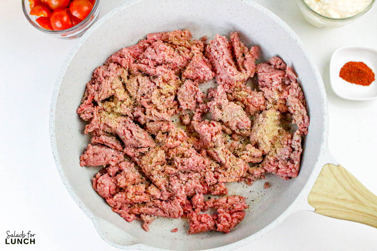 Cheeseburger Pasta Salad - Cheeseburger Pasta Salad Recipe 4 Cheeseburger Pasta Salad Recipe 4 - Move over boring potato salad—there’s a new dish in town and it tastes just like your favorite cheeseburger! This cheeseburger pasta salad is everything you love about a juicy burger all mixed up into a creamy, crave-worthy pasta salad.