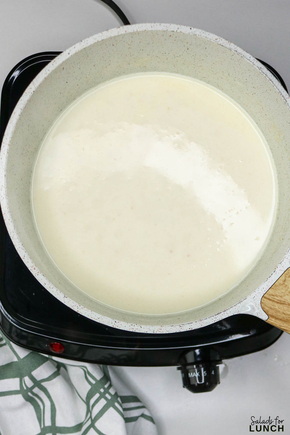 Easy Slow Cooker Broccoli Cheddar Soup - Slow Cooker Broccoli Cheddar Soup Recipe 10 Slow Cooker Broccoli Cheddar Soup Recipe 10 - A warm, cheesy bowl of comfort that practically cooks itself โ yes, please! This Healthy Broccoli Cheddar Soup is creamy, cozy, and full of flavor. Itโs one of those meals that fills your kitchen with the most amazing aroma while the slow cooker does all the heavy lifting. Perfect for chilly nights, this Broccoli Cheddar Soup Slow Cooker recipe tastes like your favorite cafรฉ version (hello, Copycat Panera Broccoli Cheddar Soup), but with a wholesome homemade twist.